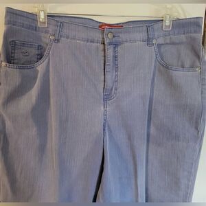 Gloria Vanderbilt Blue wide Leg Capris Jeans